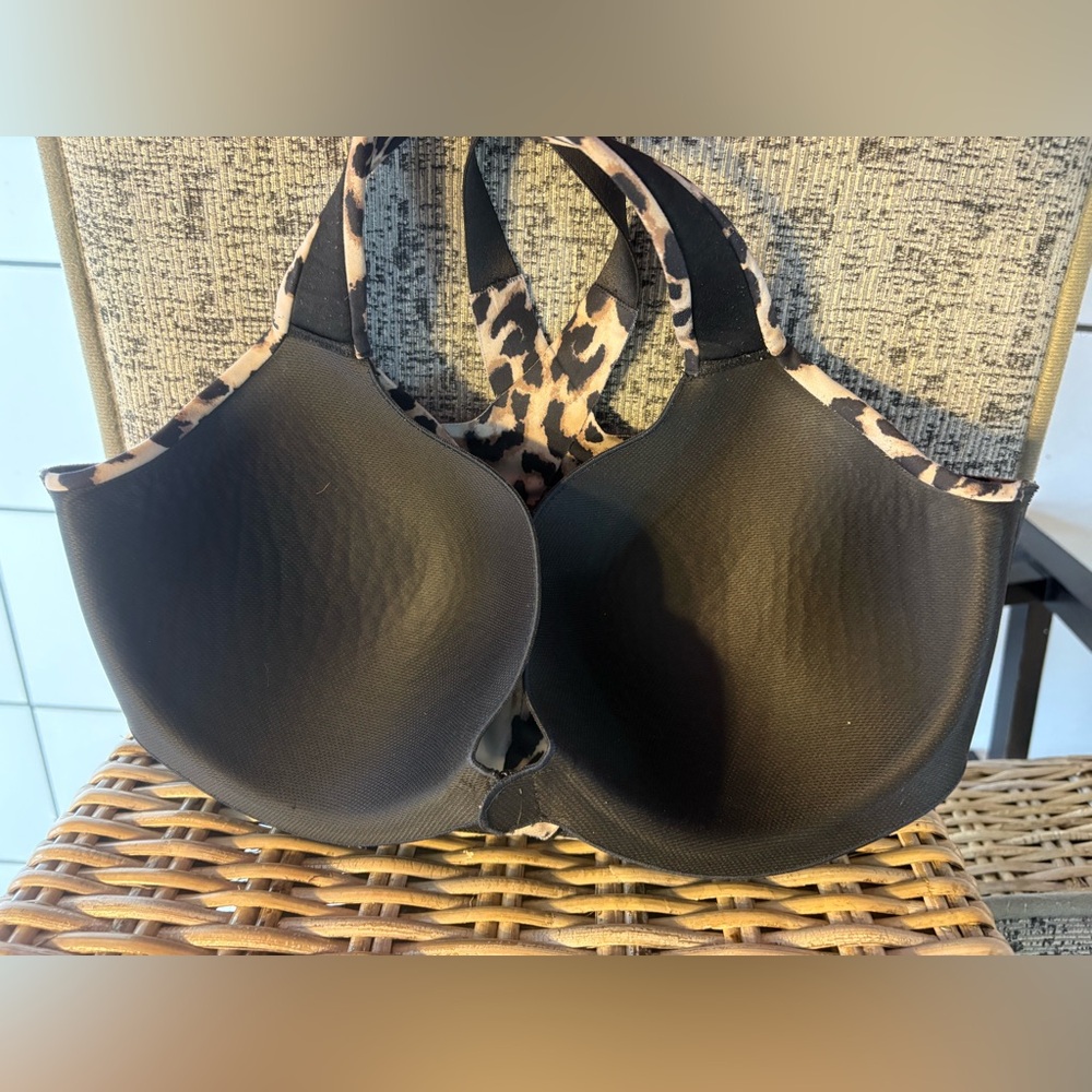 Victoria's Secret 36DDD 2-Layer Sport Bras-set of 4-pink, white, black, leopard - Picture 11 of 16